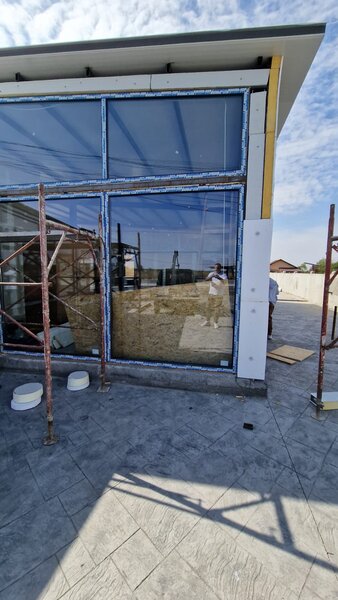 Tamplarie PVC premium & rulouri aluminiu   confort total si siguranta