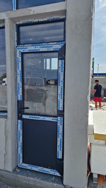 Tamplarie PVC premium & rulouri aluminiu   confort total si siguranta